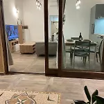 Pool House 公寓 *